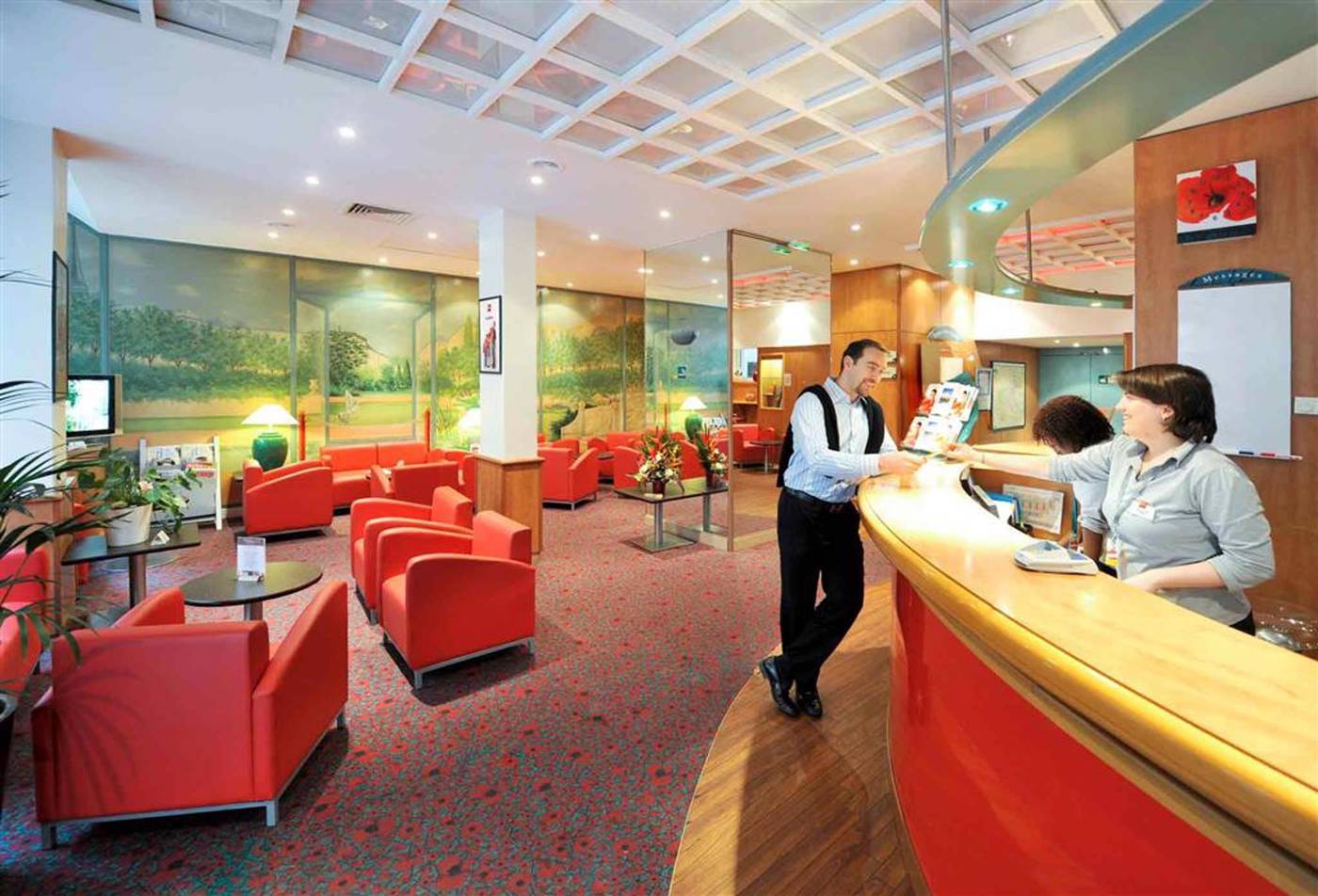 ibis-Paris-Gare-de-lEst-TGV-Lobby-16