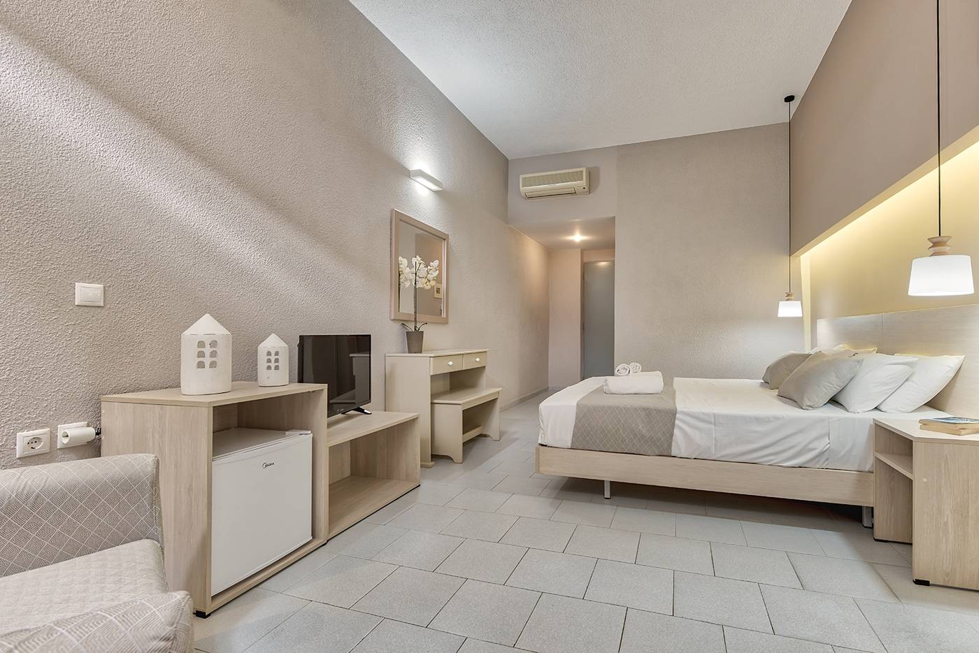 Contessa-Hotel-Room-34