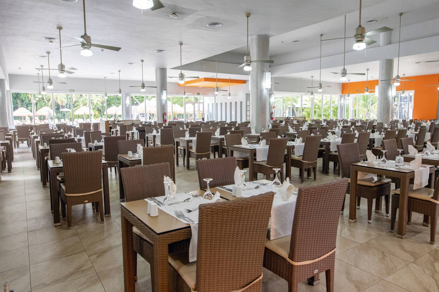 Riu-Lupita-All-Inclusive-Restaurant-22