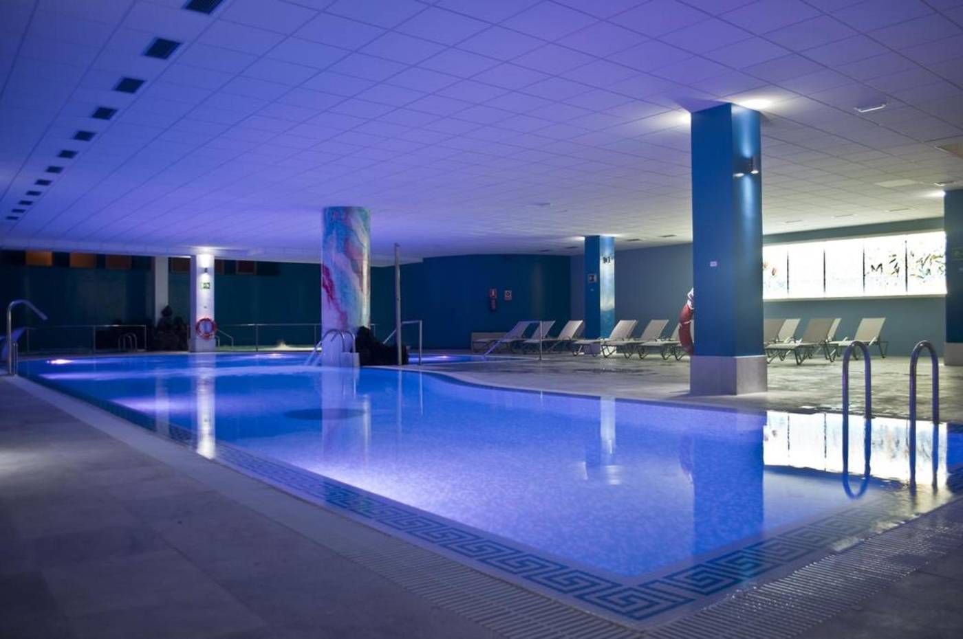 Hotel-Spa-La-Quinta-Park-Suites-Pool-26