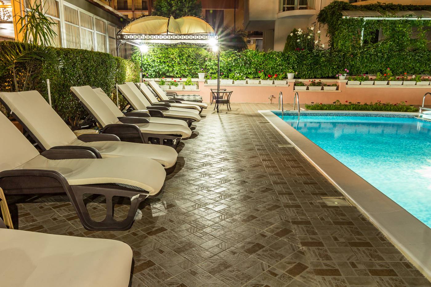 Family-Hotel-Venera-General-view-7