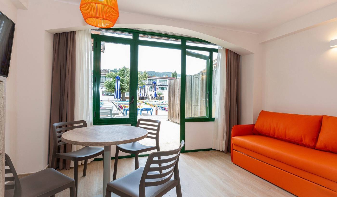 Medplaya-Sant-Eloi-Aparthotel-Room-38