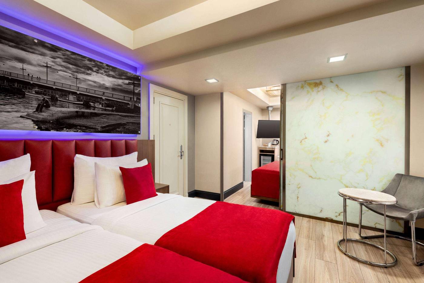 The-Peak-Hotel-Room-33