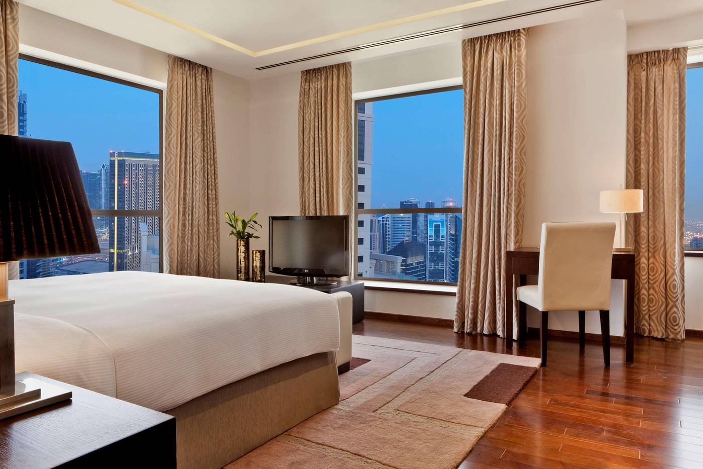 Hilton-Dubai-The-Walk-Room-30