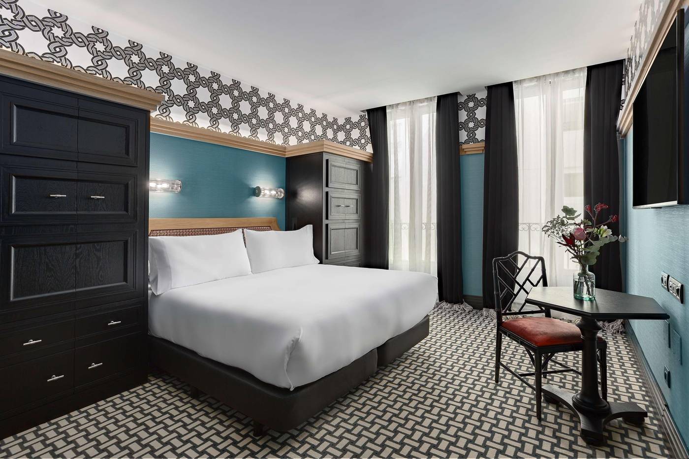 Room-Mate-Alba-Room-17