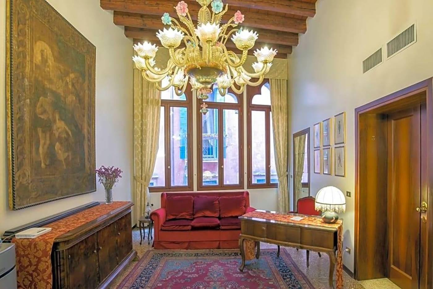 Piccola-Fenice-Lobby-3