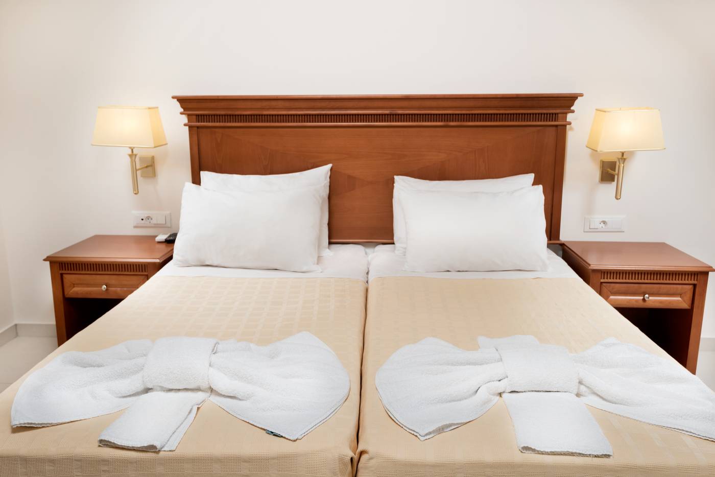 Avalon-Hotel-Room-21