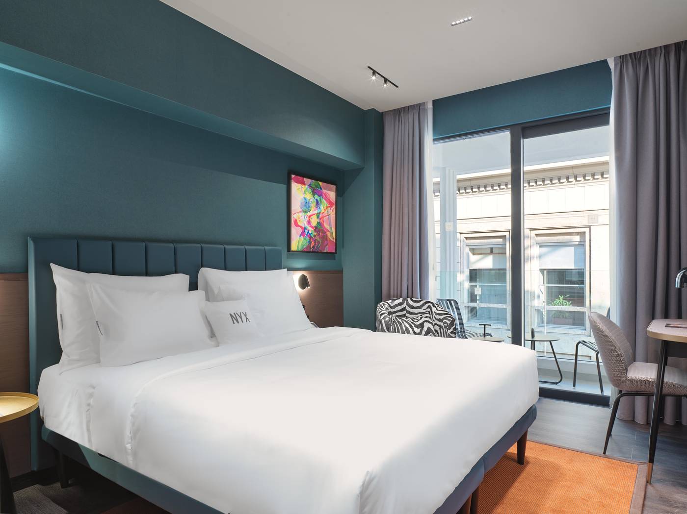 NYX-Esperia-Palace-Athens-by-Leonardo-Hotels-Room-24