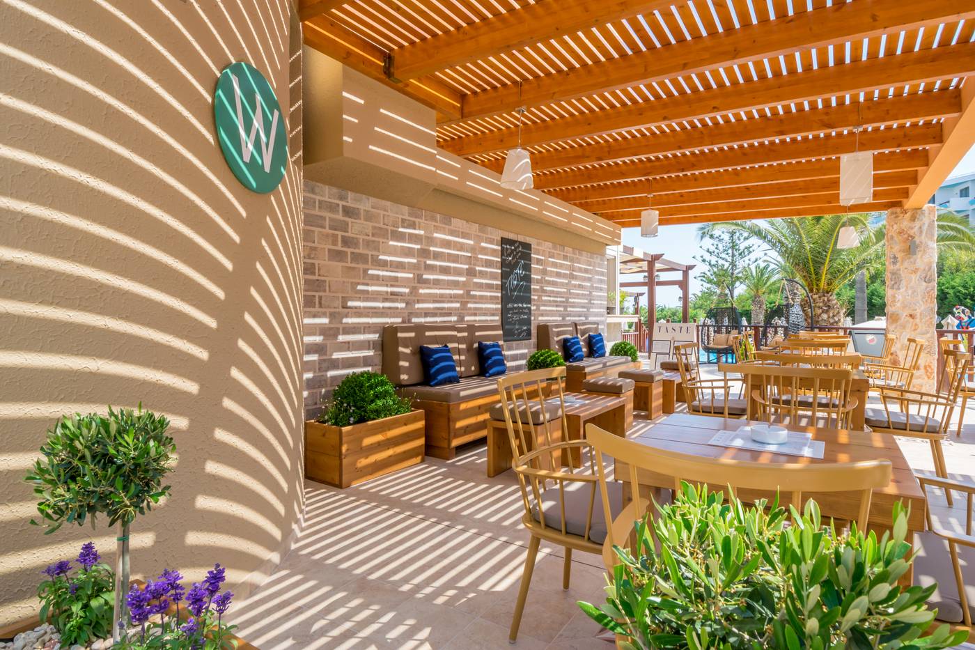 Sun-Beach-Resort-Complex-Restaurant-85