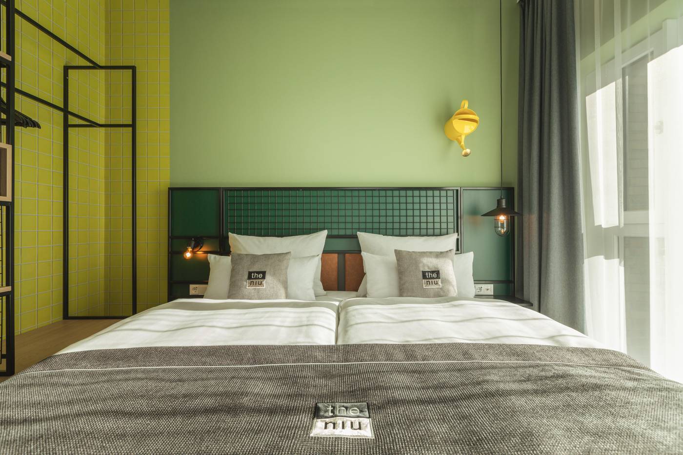 the-niu-Dwarf-Room-26