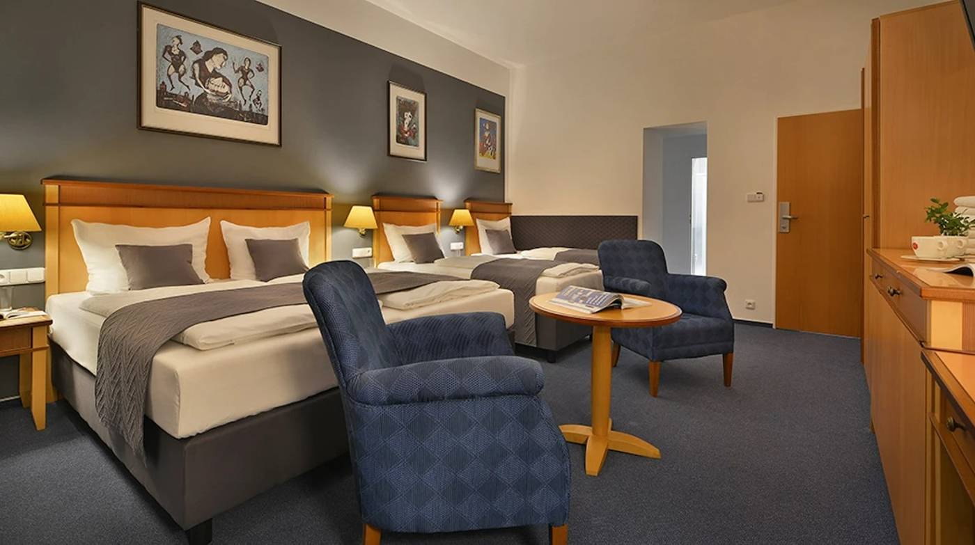 Prague-Season-Room-6