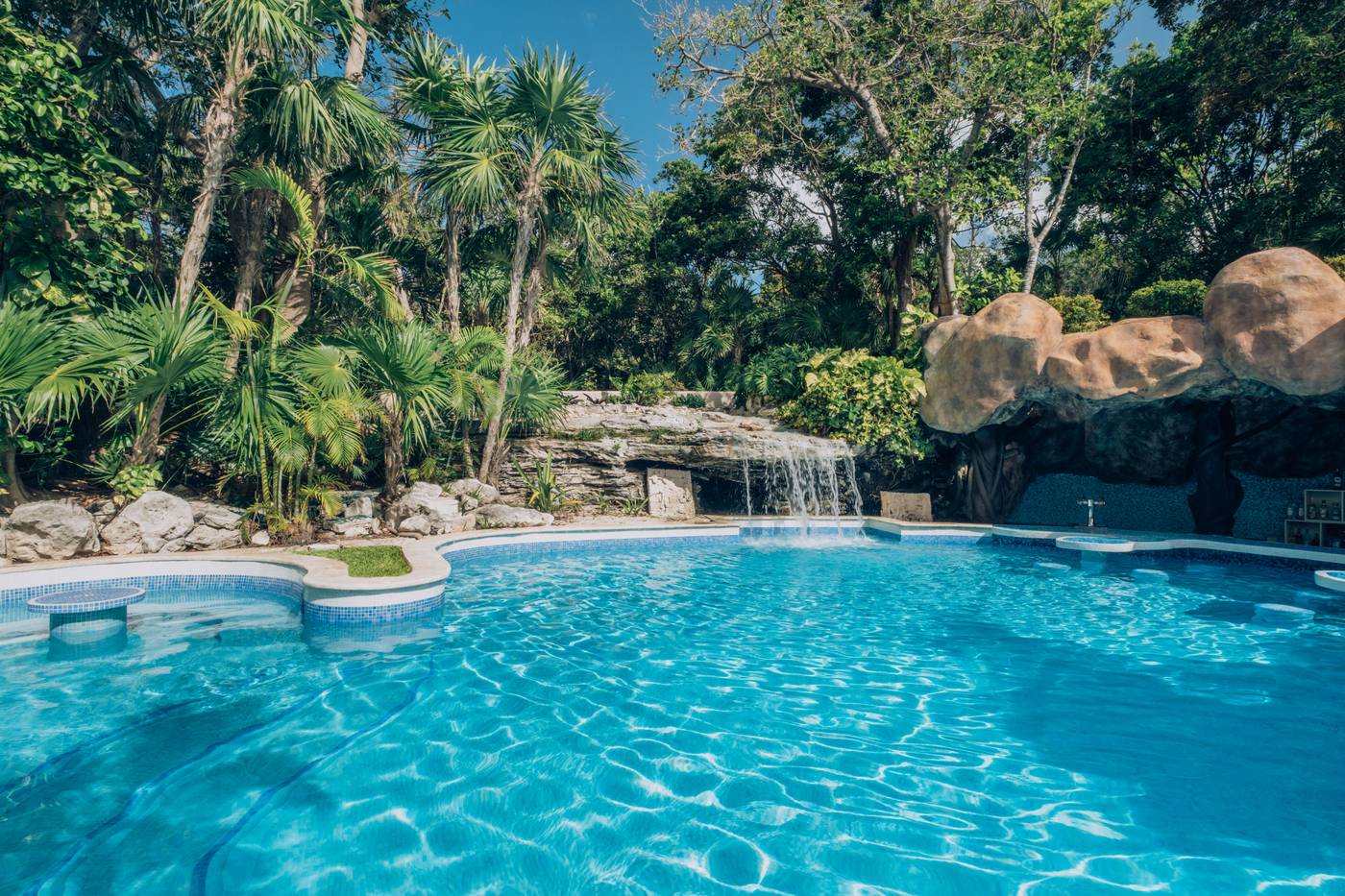 Iberostar-Waves-Quetzal-Bar-12