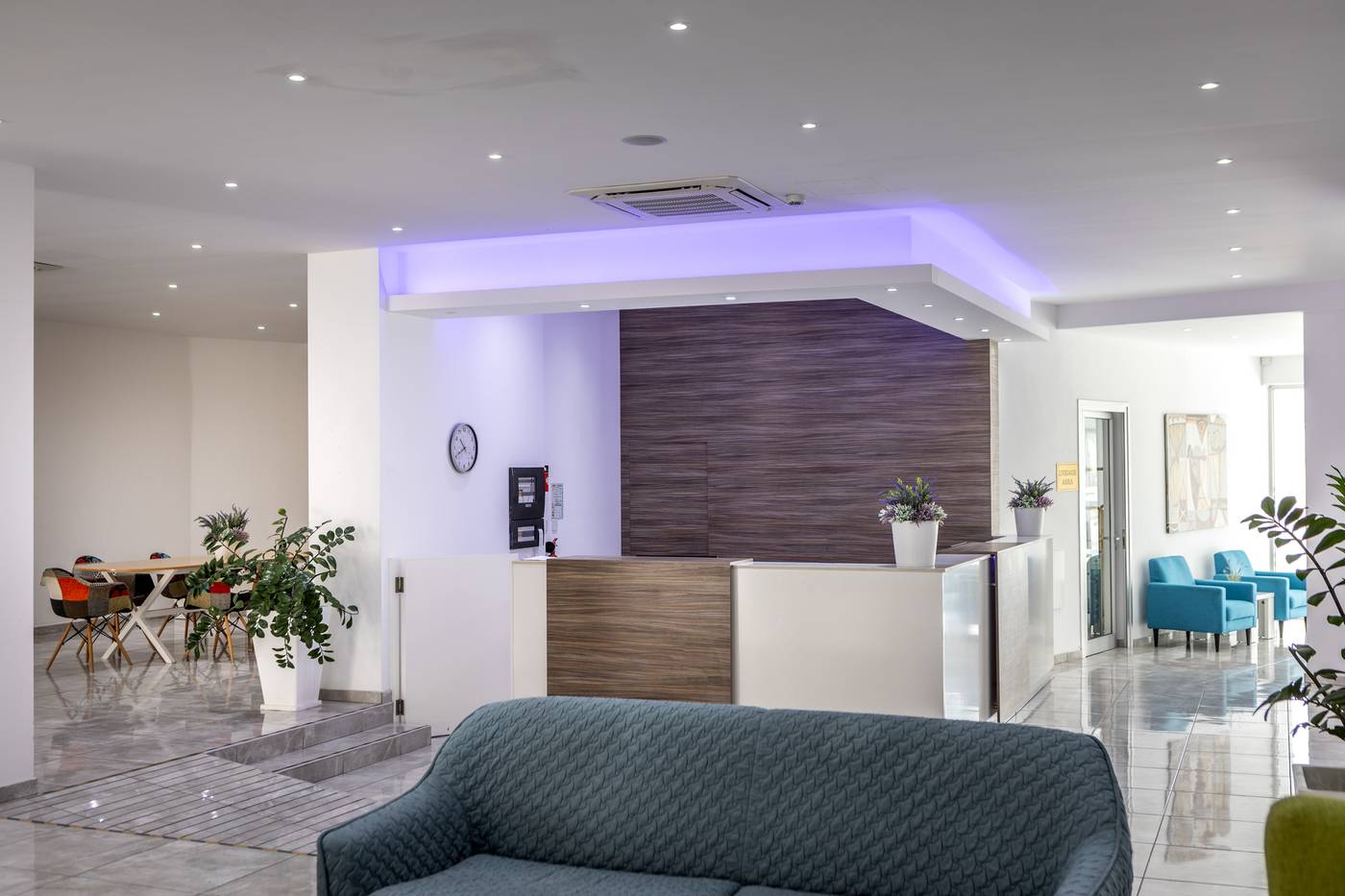 Papantonia-Apts-Lobby-49