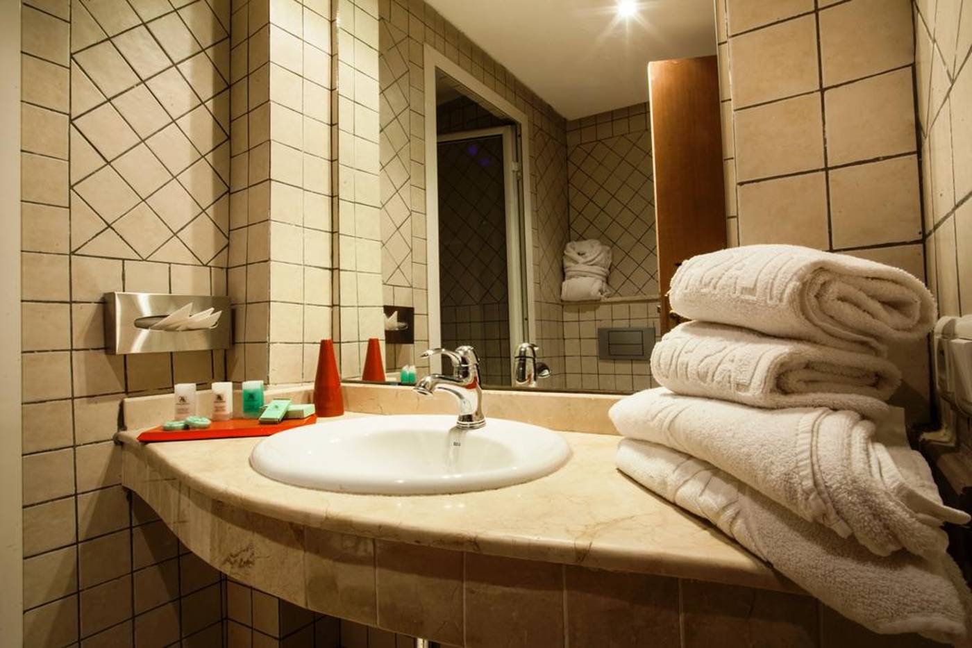 Bianca-Beach-Family-Resort-Room-18