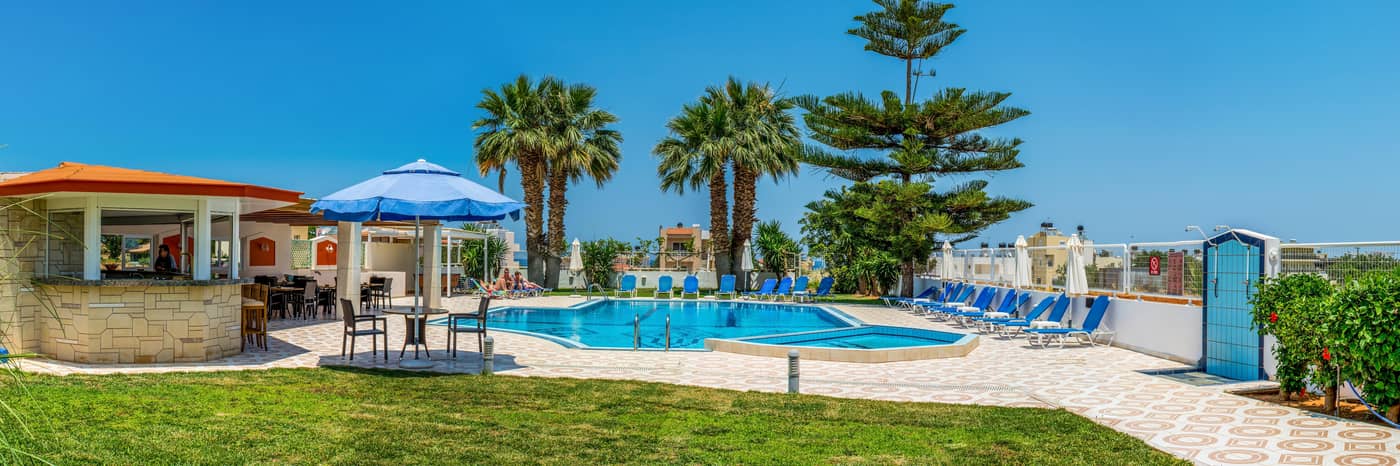 Manolis-Apartments-Pool-6