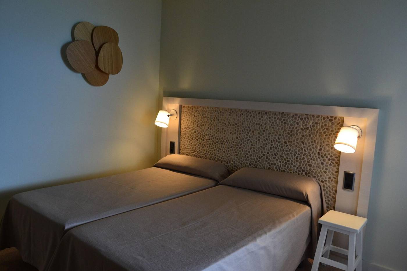 Hotel-Caprici-Room-28