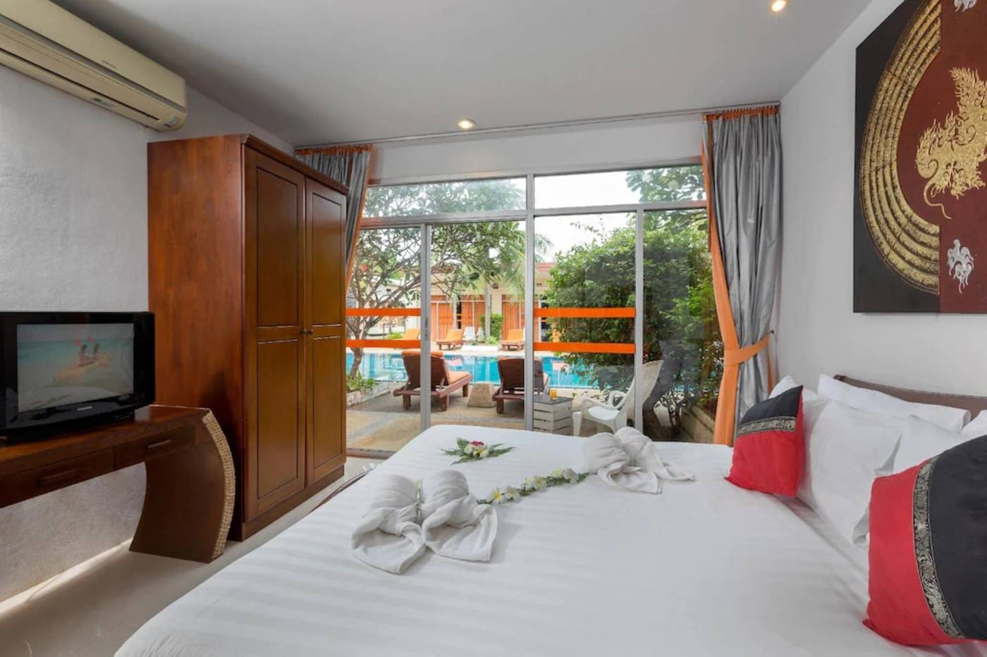 Phuket-Sea-Resort-SHA-by-ZUZU-Room-17