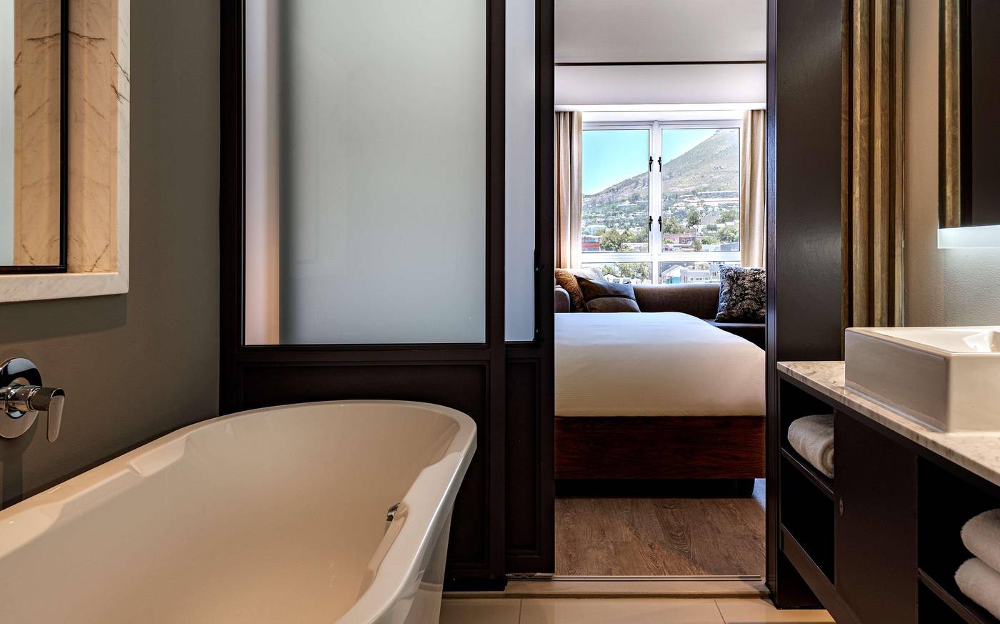 Hyatt-Regency-Cape-Town-Room-46