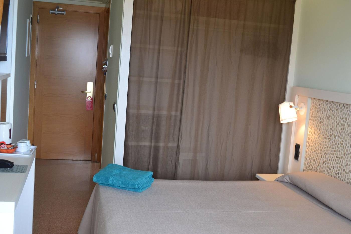 Hotel-Caprici-Room-27
