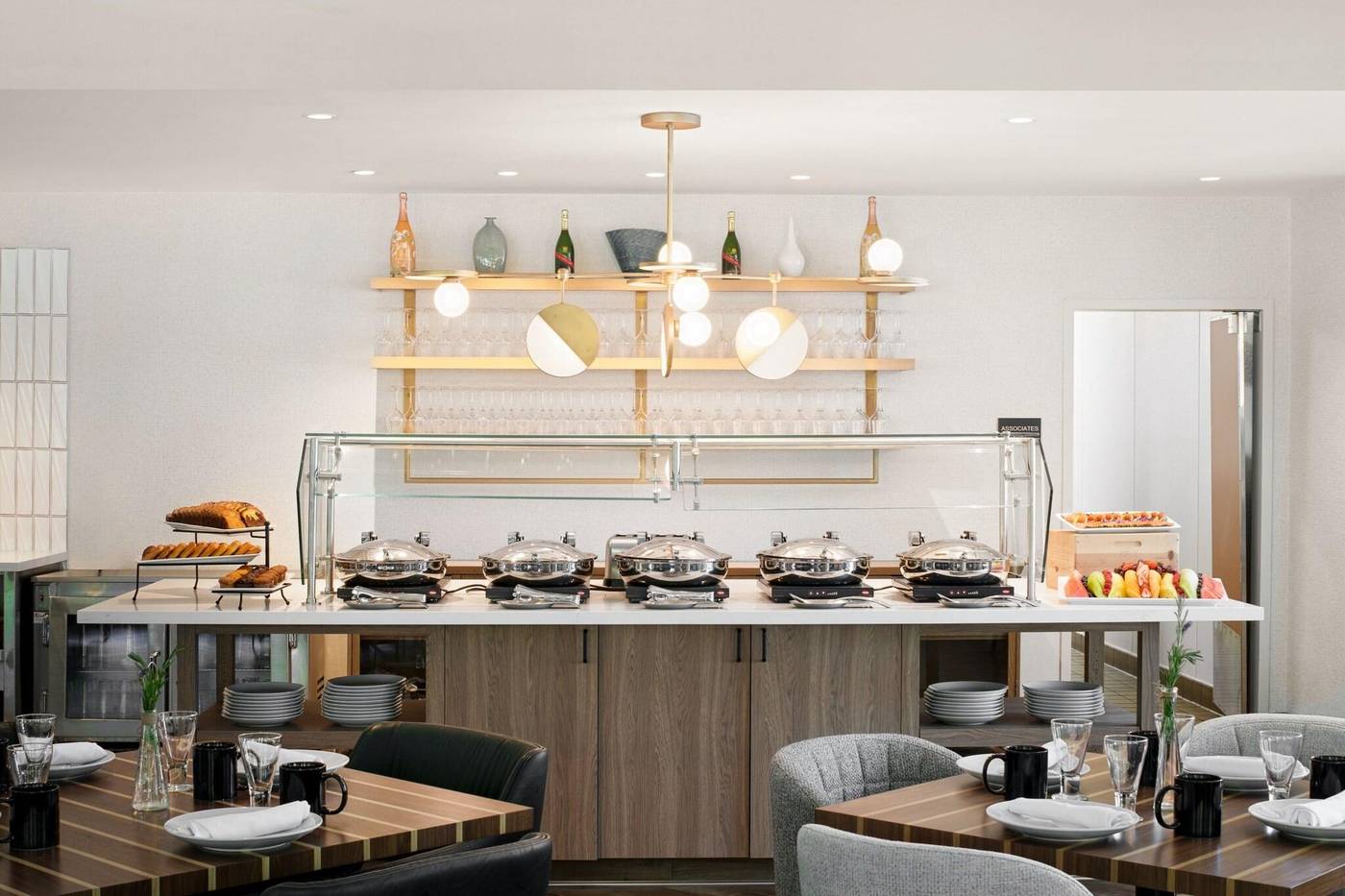 Sheraton-Park-Hotel-at-the-Anaheim-Resort-Restaurant-57