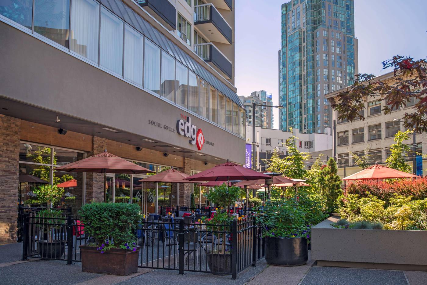 Best-Western-Premier-Chateau-Granville-Hotel---Suites-Restaurant-46