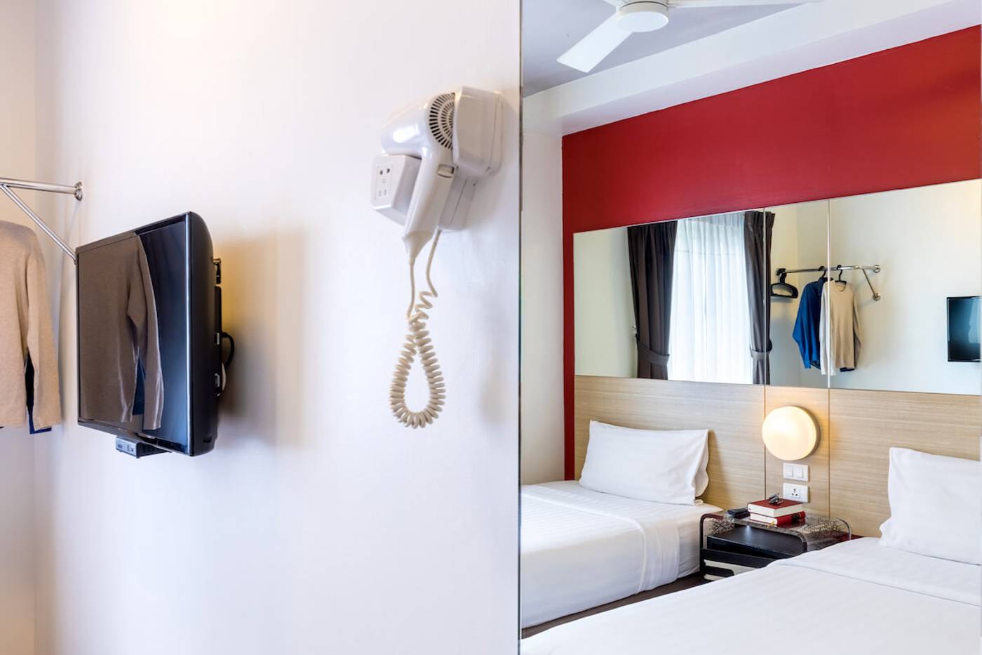 Red-Planet-Phuket-Patong-Room-8