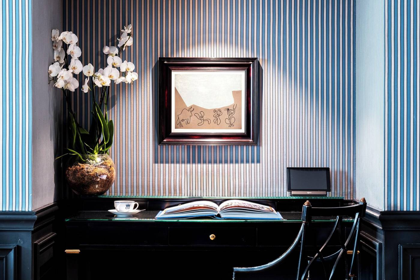 Hotel-de-Berri-Champs-Elysees--a-Luxury-Collection-Hotel--Paris-Room-21