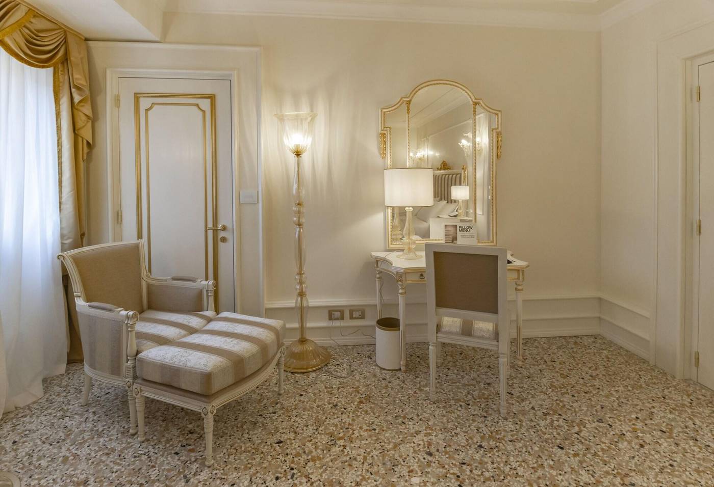 Ca-Bonfadini-Historic-Experience-Room-42