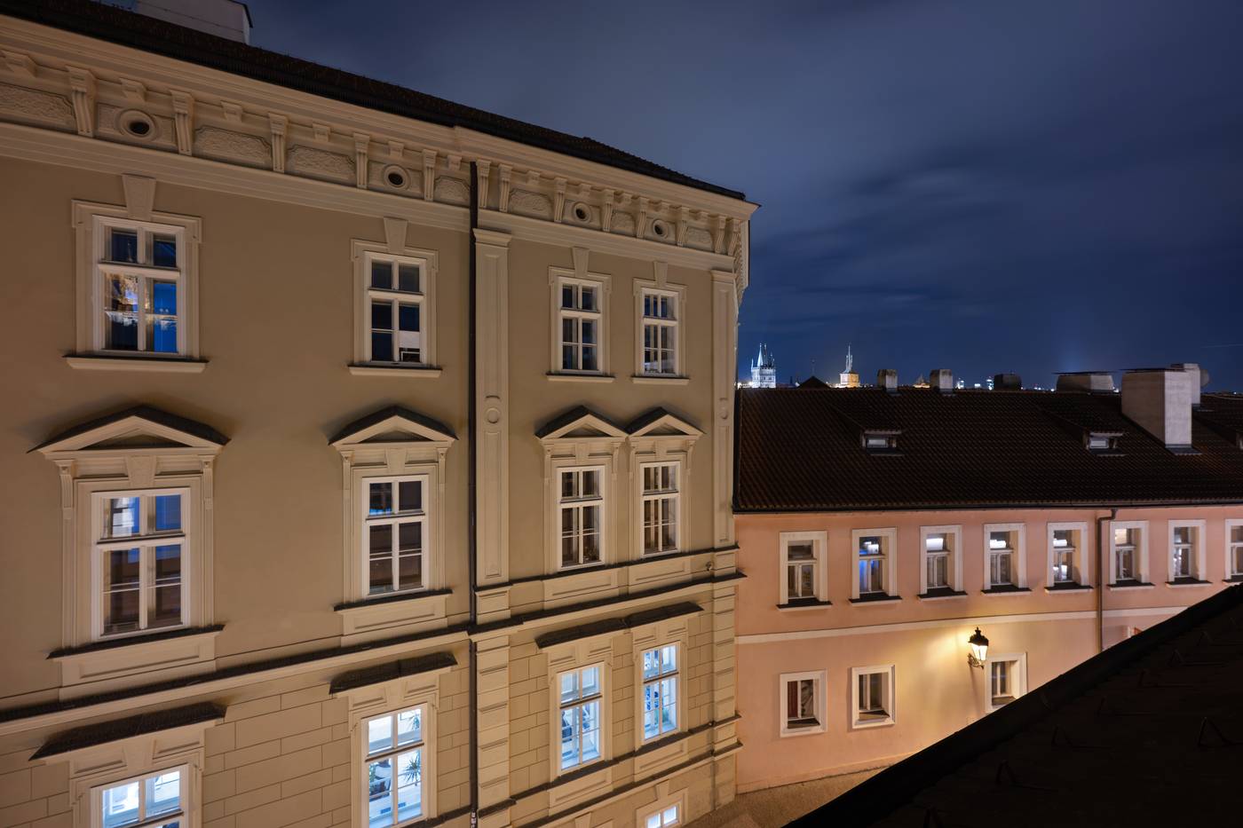 Boutique-Apartments-White-Swan-Room-86