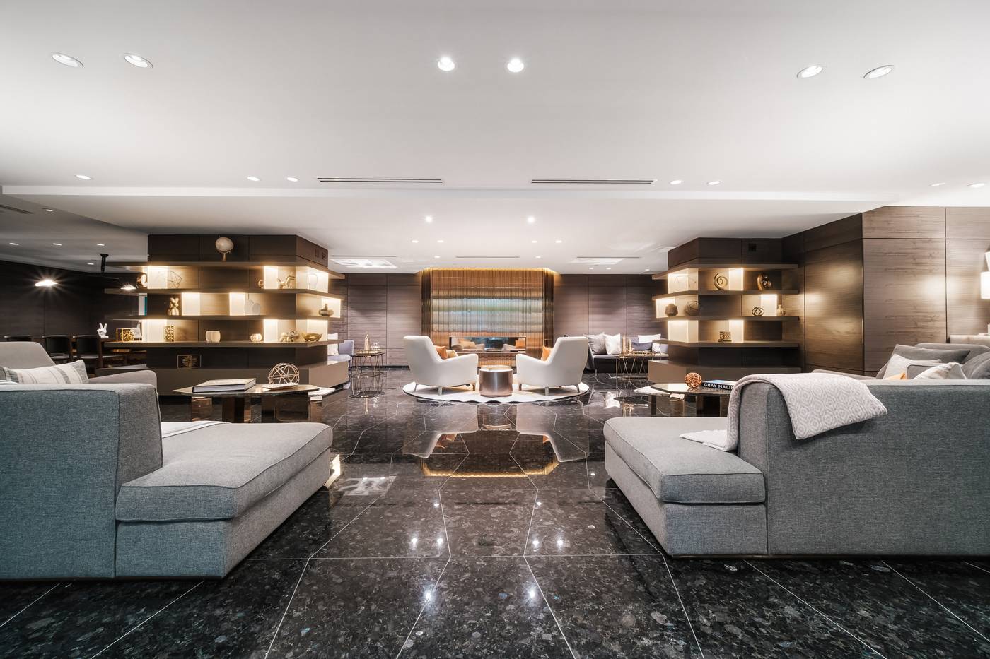 Paradox-Hotel-Vancouver-General-view-14