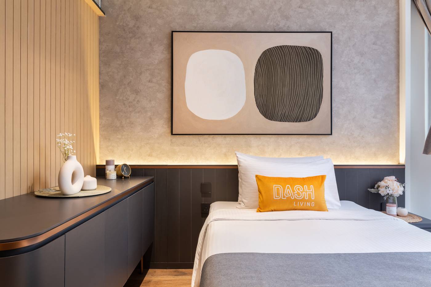 Dash-Living-On-Prat-Room-23