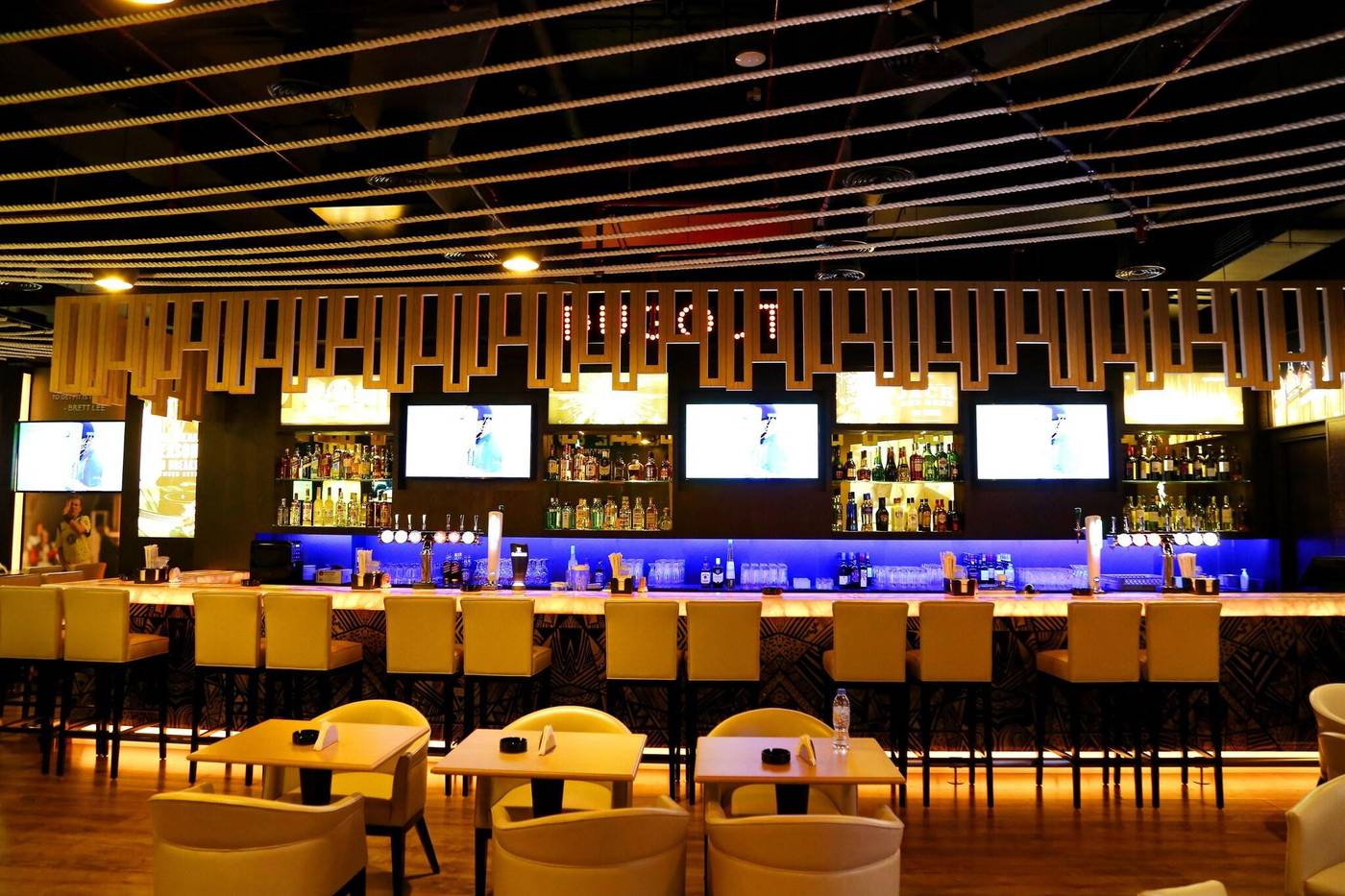 Grand-Excelsior-Bur-Dubai-Bar-62