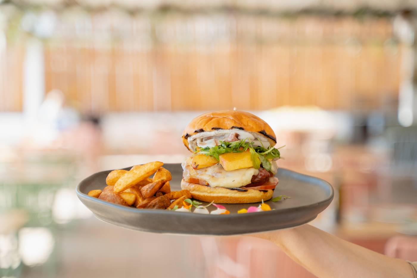 11.11.25 RH Boutique Portocristo