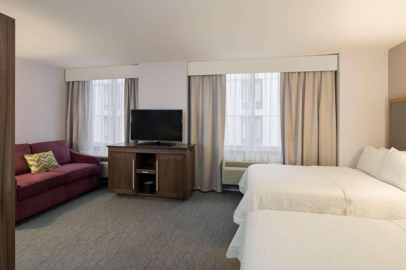 Hampton-Inn-Manhattan-Times-Square-South-Room-22