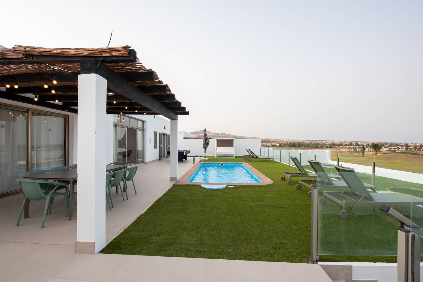 11.06.25 EREZA The White Homes