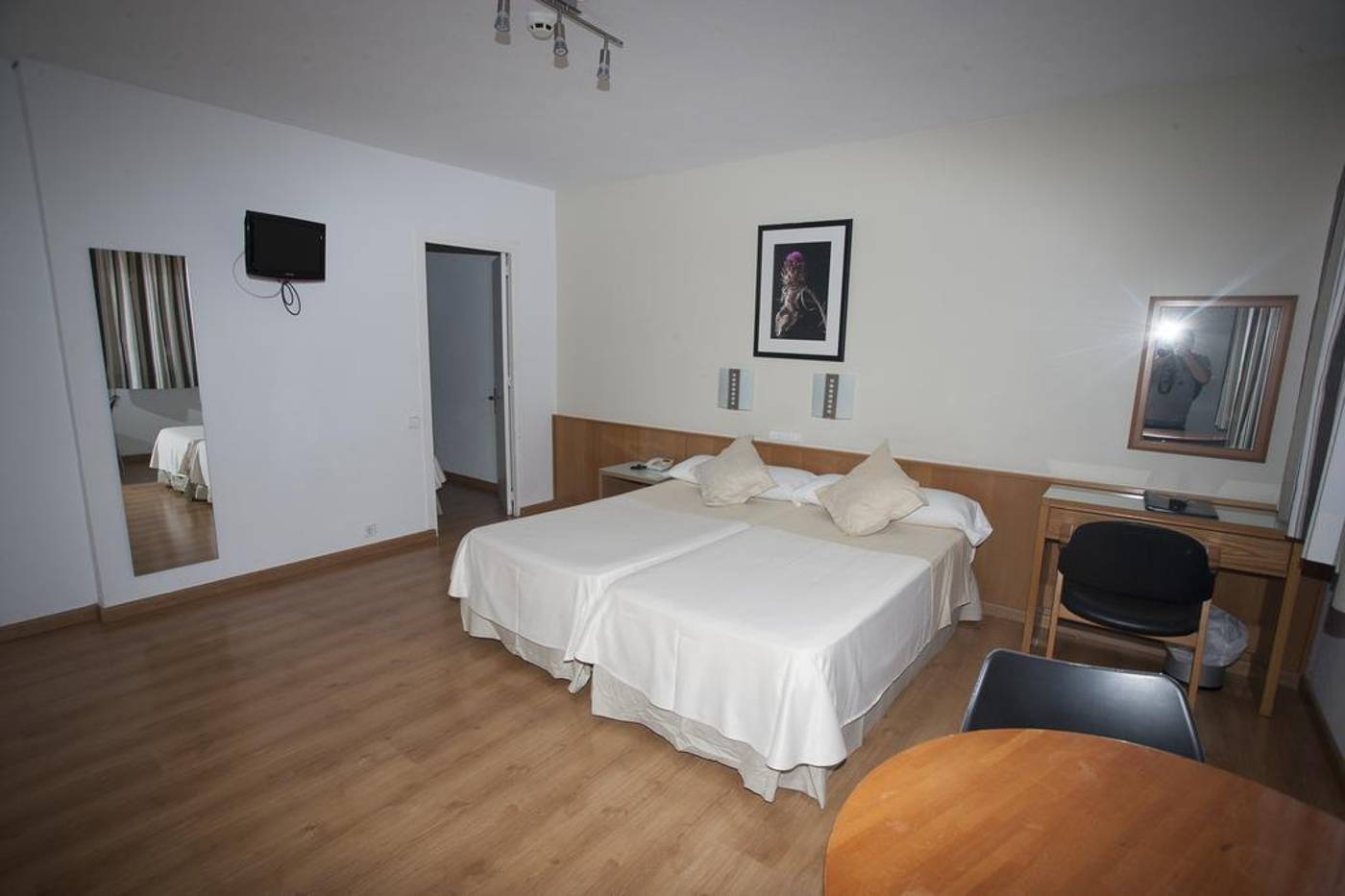 Hotel-Neptuno-Room-16