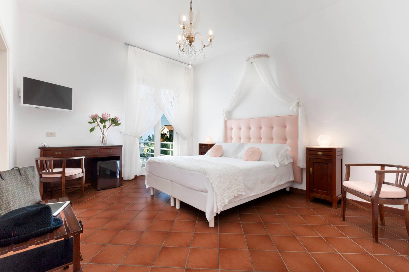 Villa-Oriana-Relais-Room-13