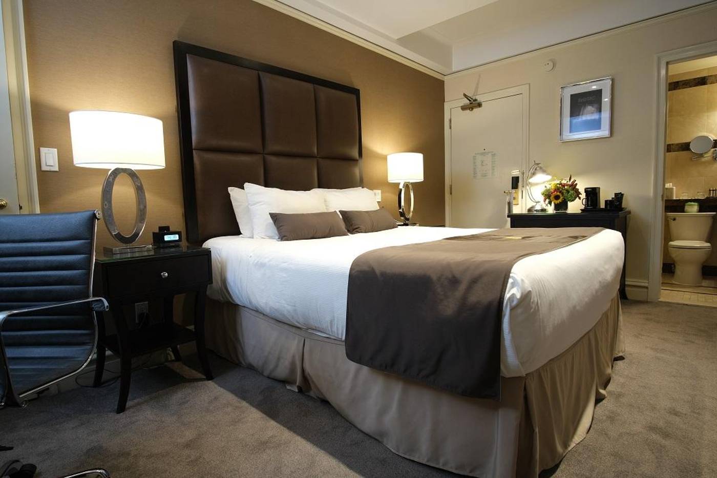 Fitzpatrick-Manhattan-Hotel-Room-6