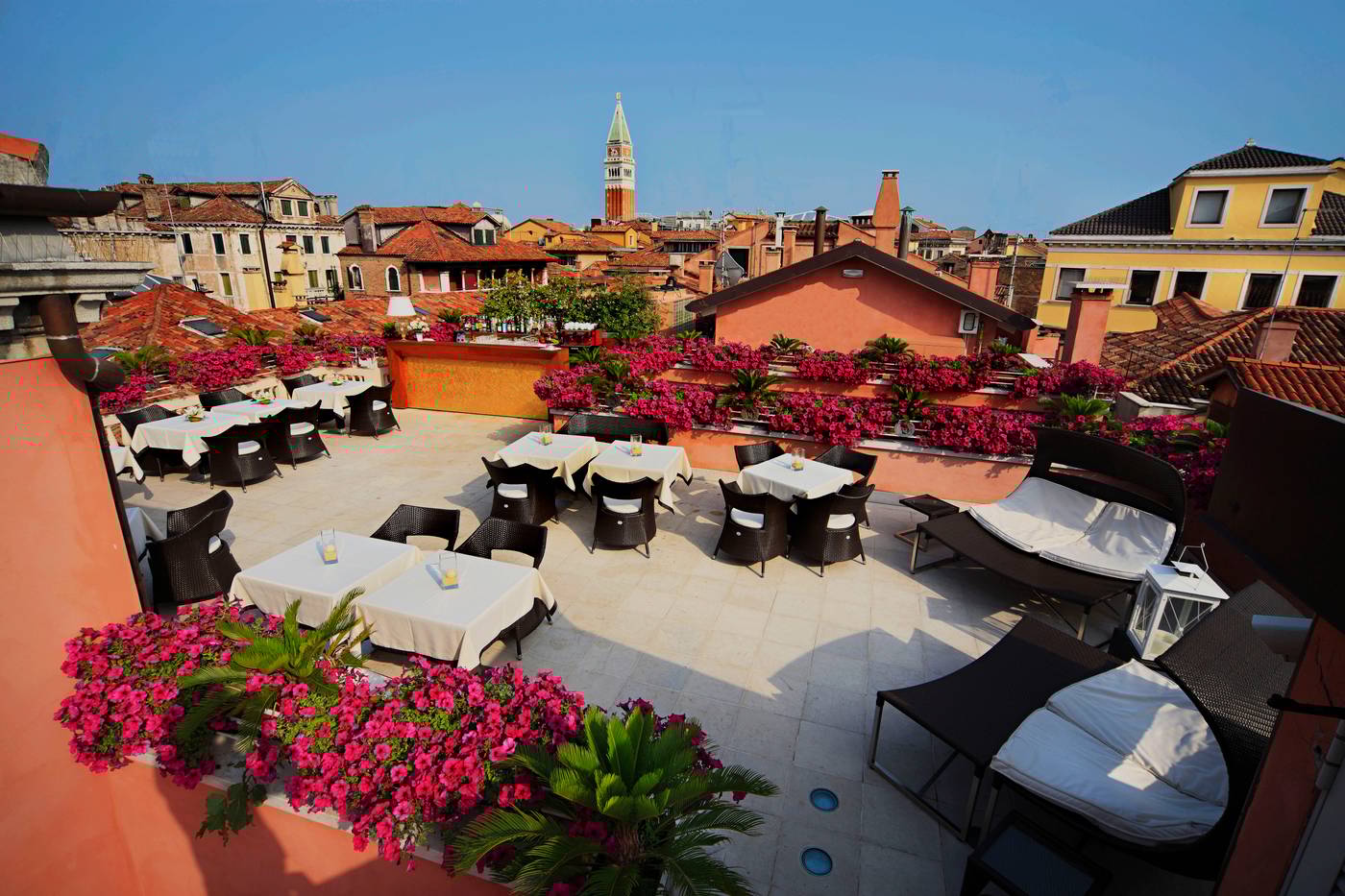 A-La-Commedia-Terrace-2