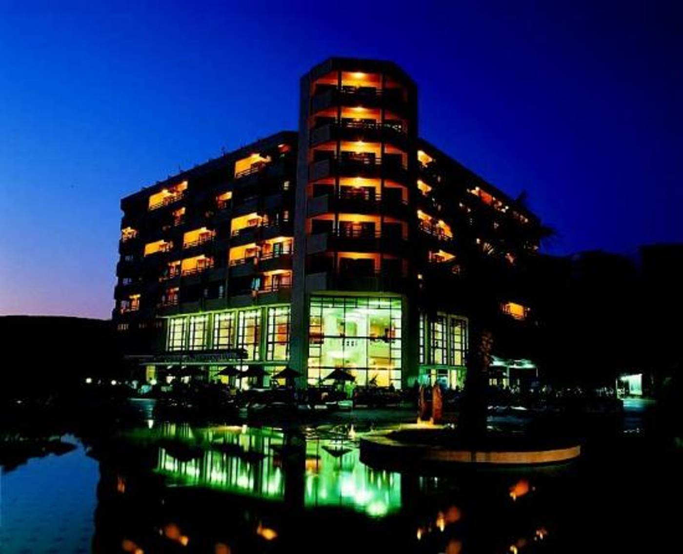 Holiday Resort Hotel