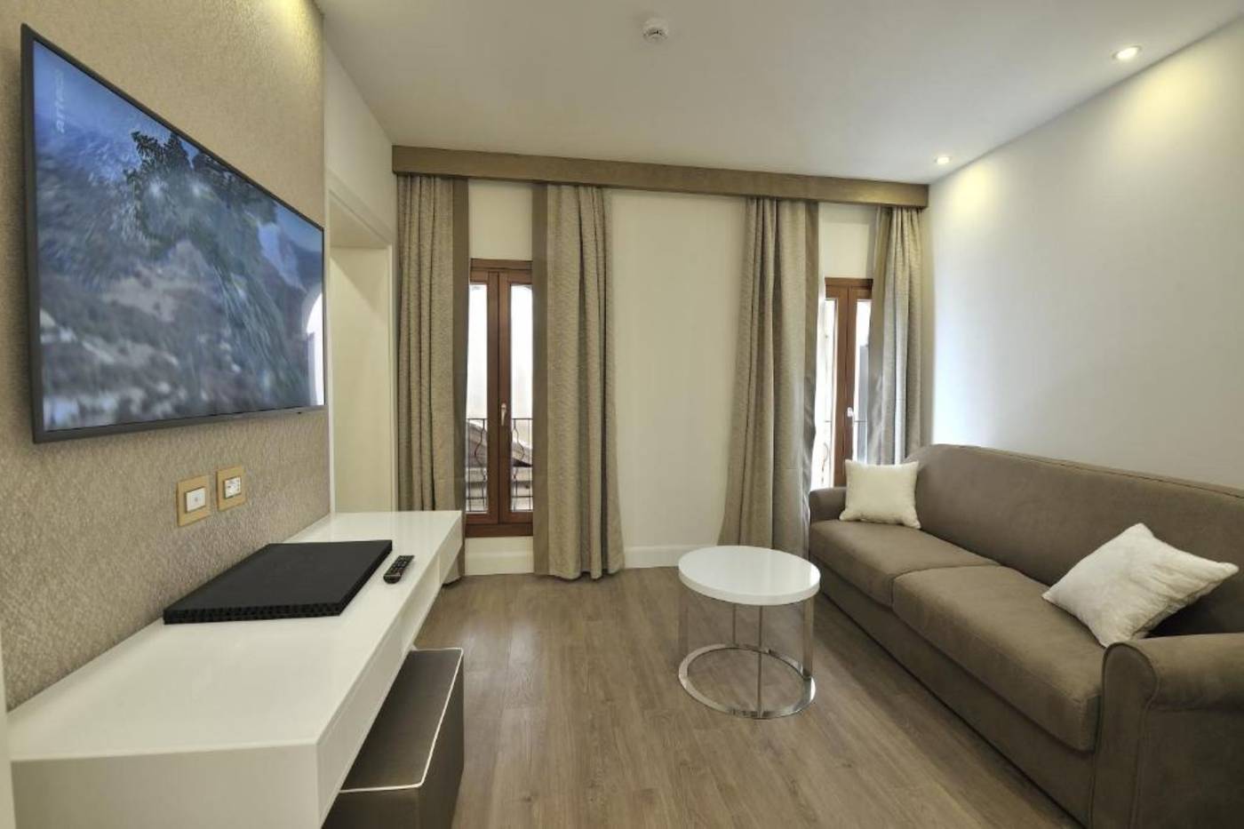 Al-Theatro-Palace-Room-20