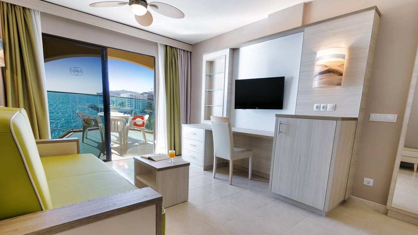 Bull-Dorado-Beach---Spa-Room-13