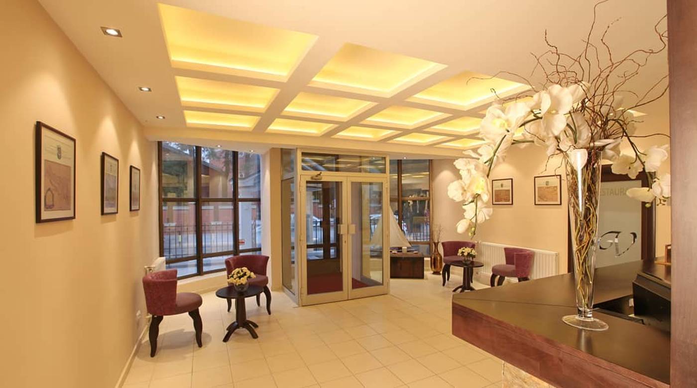 Garni Hotel Vozarev-Serbia-BEOGRAD-Lobby-9
