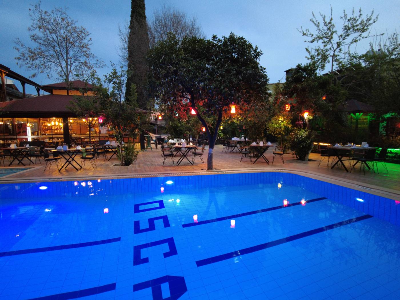 Oscar-Boutique-Hotel-Pool-3