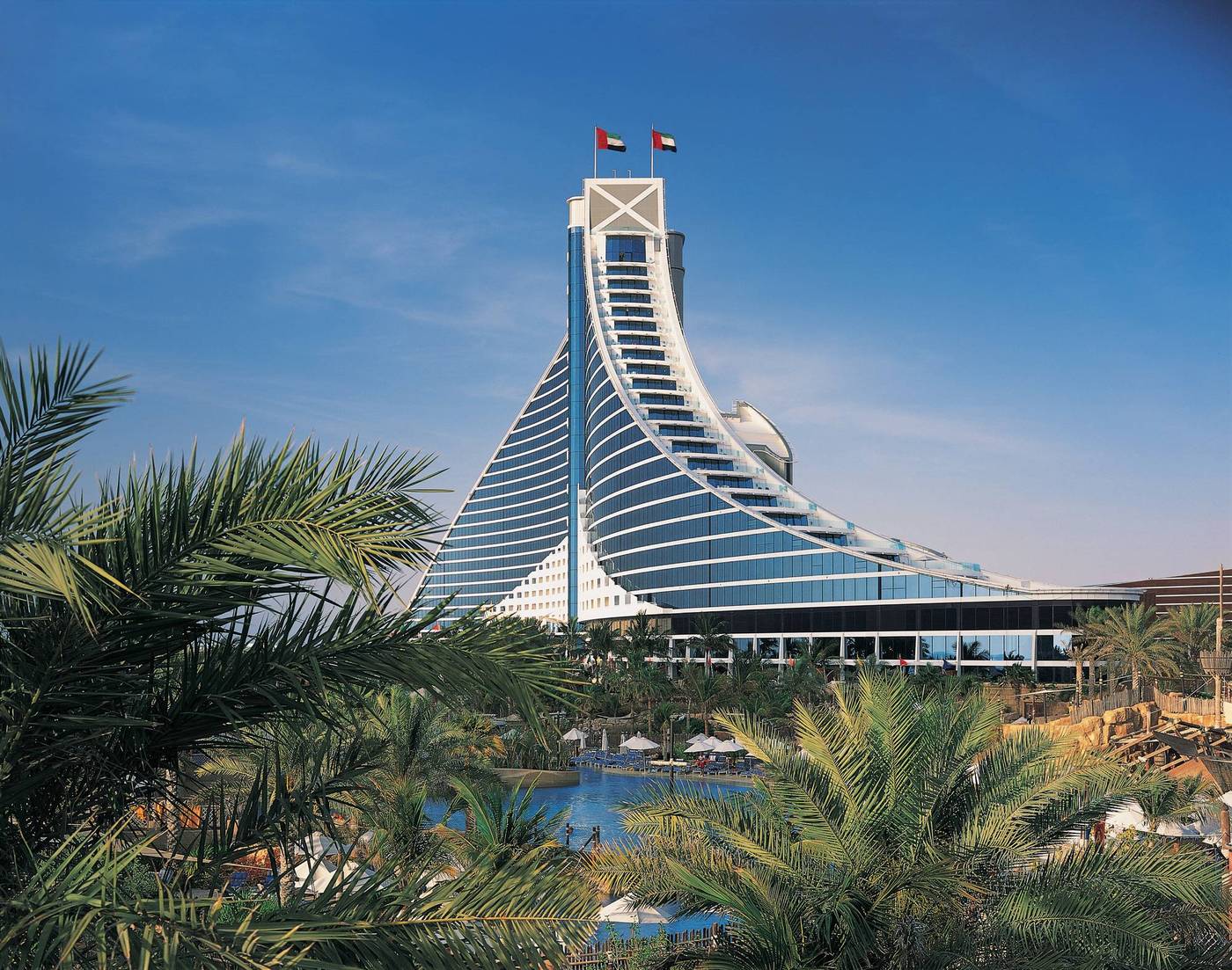Jumeirah-Beach-Hotel-General-view-12