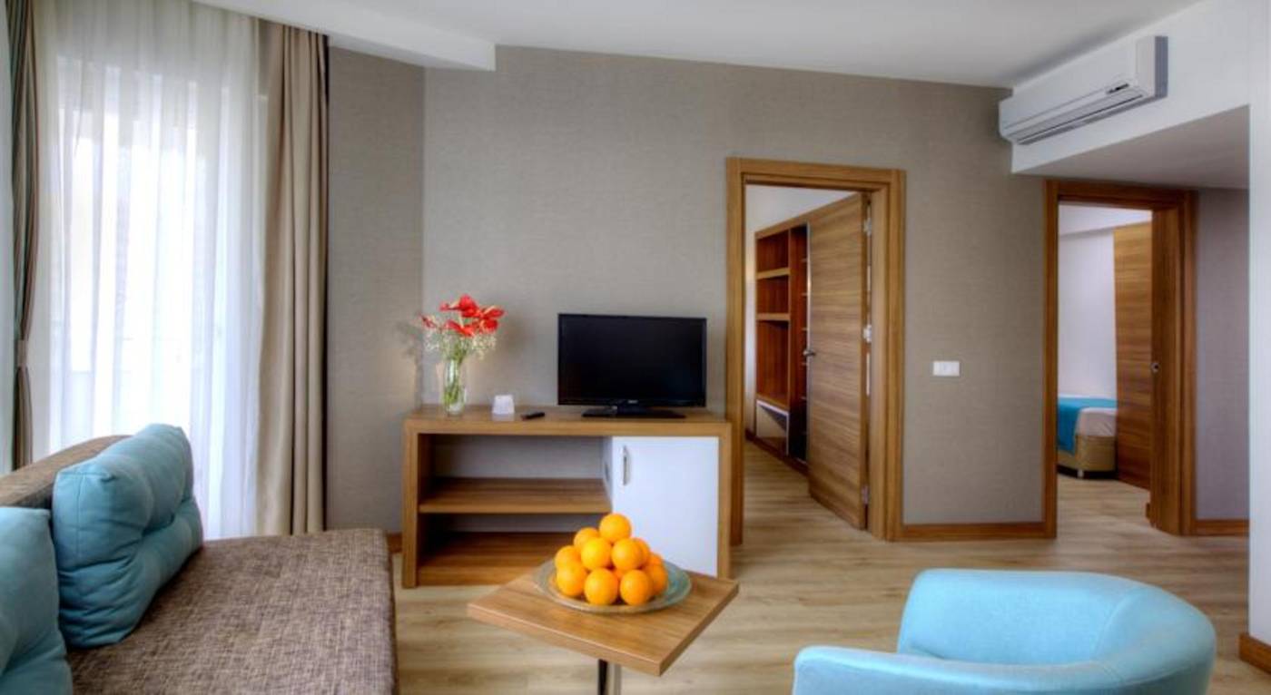 Grand-Park-Lara-Room-13