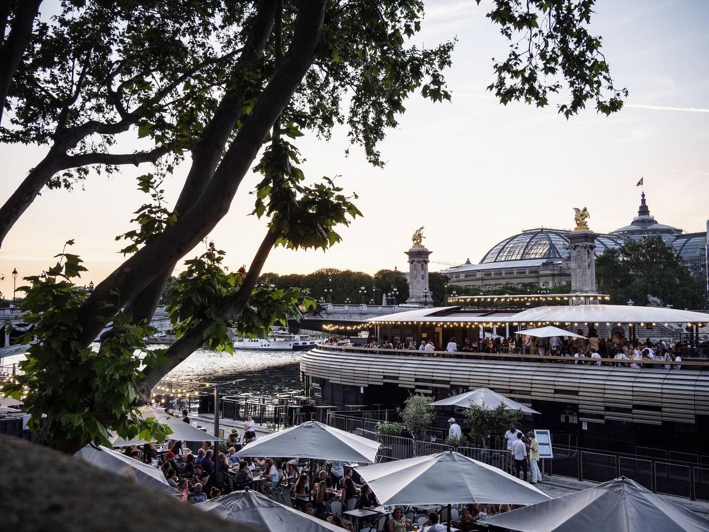 Pullman-Paris-Tour-Eiffel-General-view-75