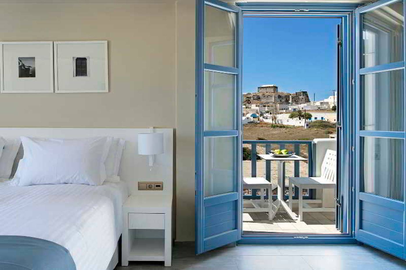 Acroterra-Rosa-Luxury-Suites-Room-17