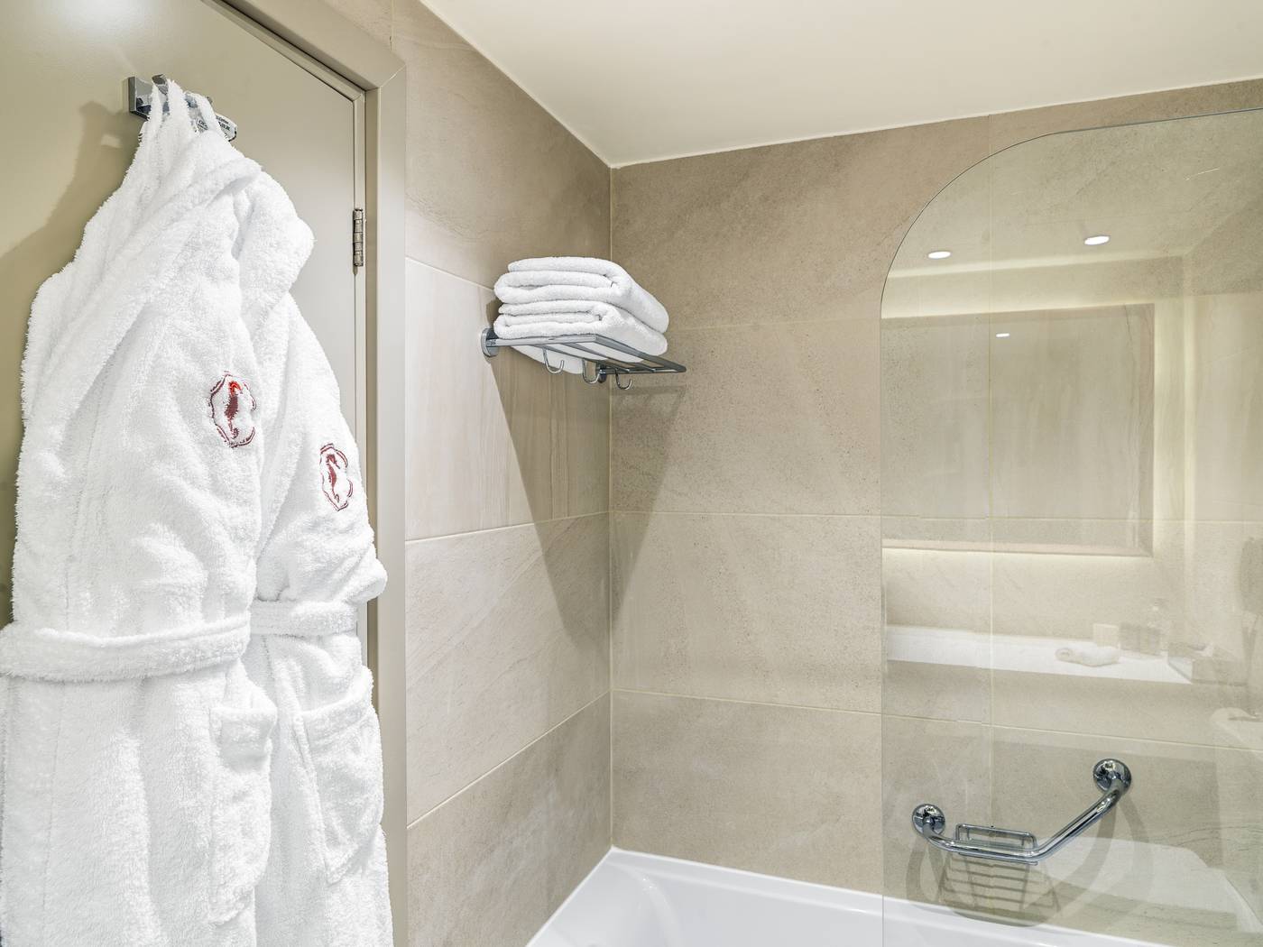 St--Raphael-Resort-Room-86