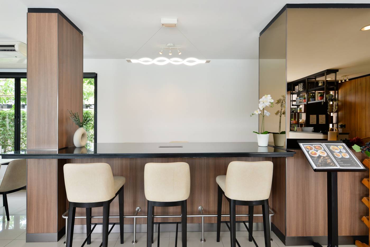 Gate43-Airport-Hotel-Restaurant-13